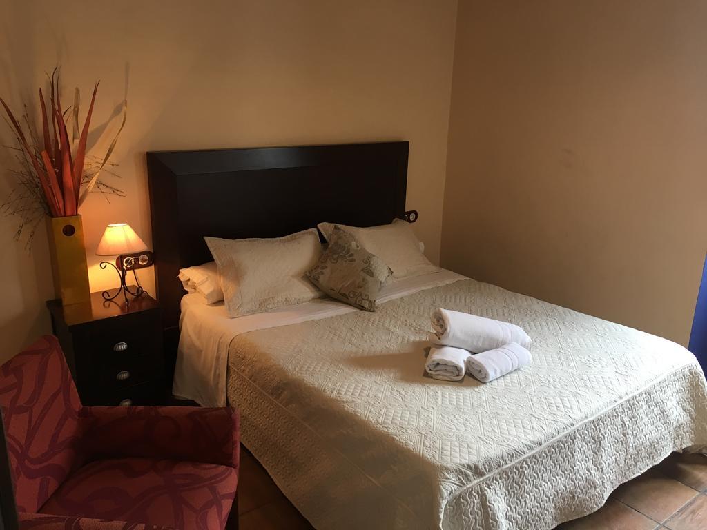 Apartamentos Victoria Bujalance Esterno foto