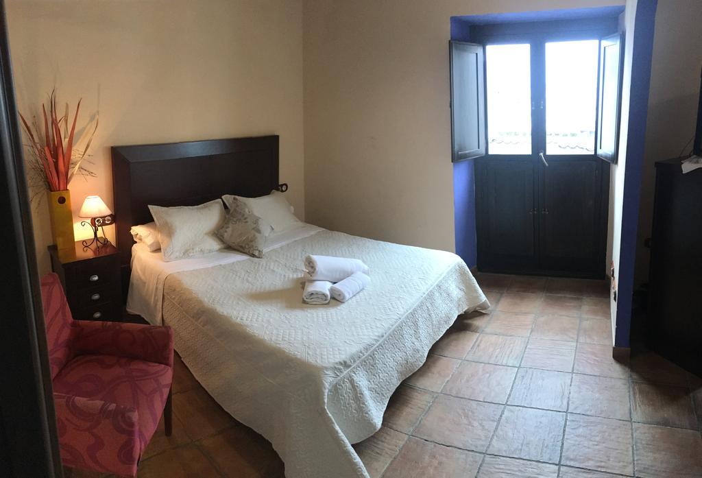 Apartamentos Victoria Bujalance Esterno foto