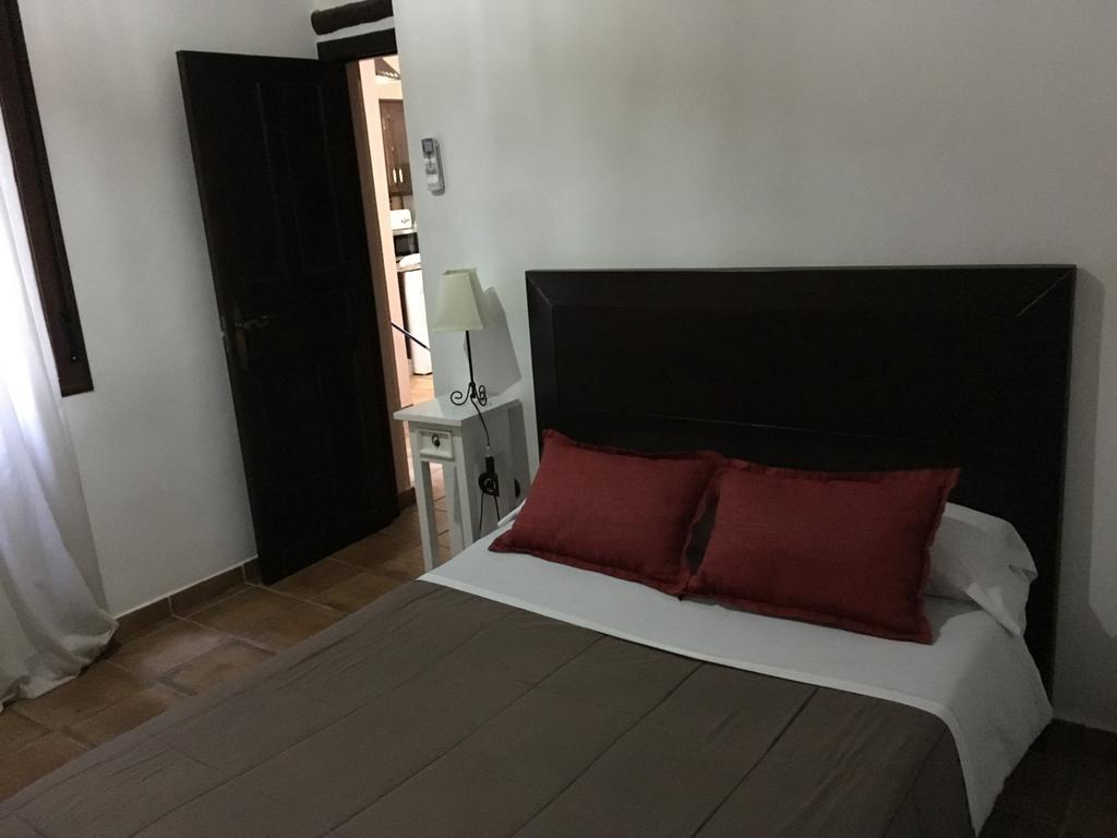 Apartamentos Victoria Bujalance Esterno foto