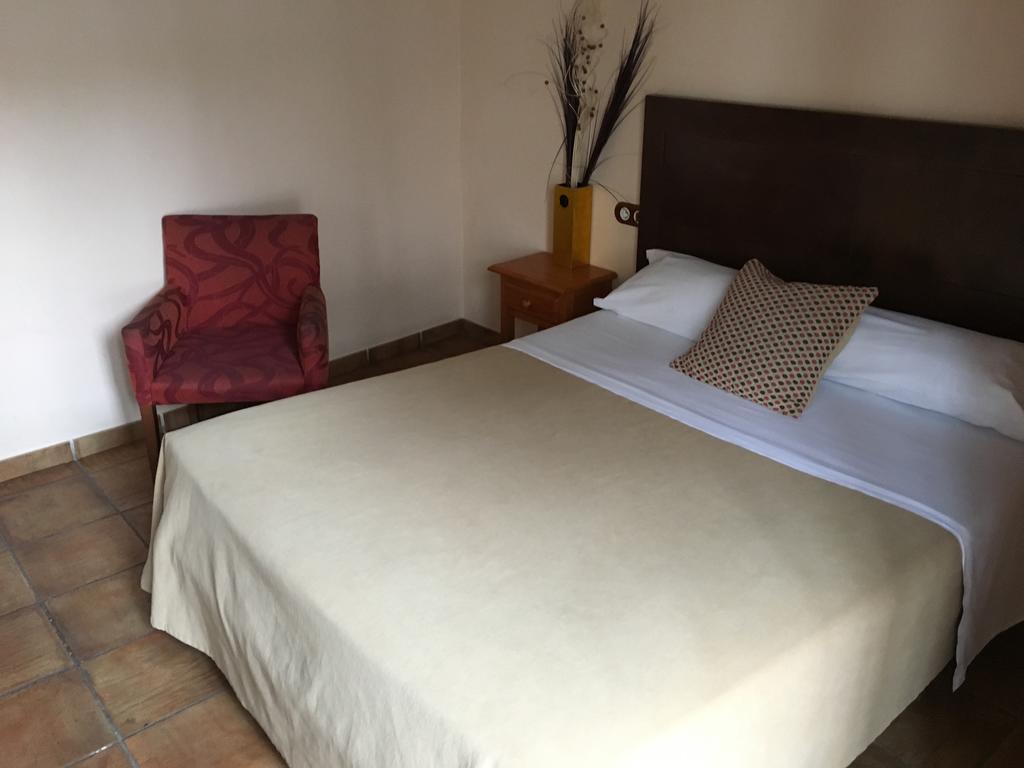 Apartamentos Victoria Bujalance Esterno foto