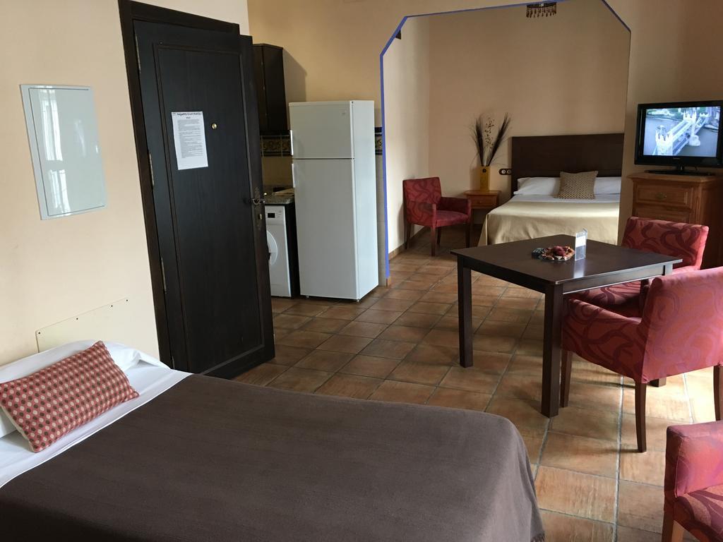 Apartamentos Victoria Bujalance Esterno foto