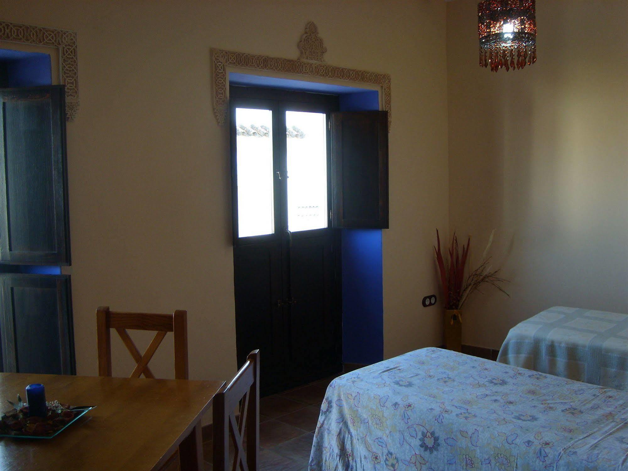Apartamentos Victoria Bujalance Esterno foto