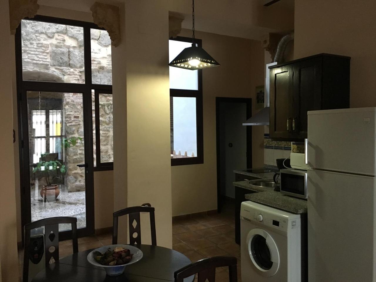 Apartamentos Victoria Bujalance Esterno foto