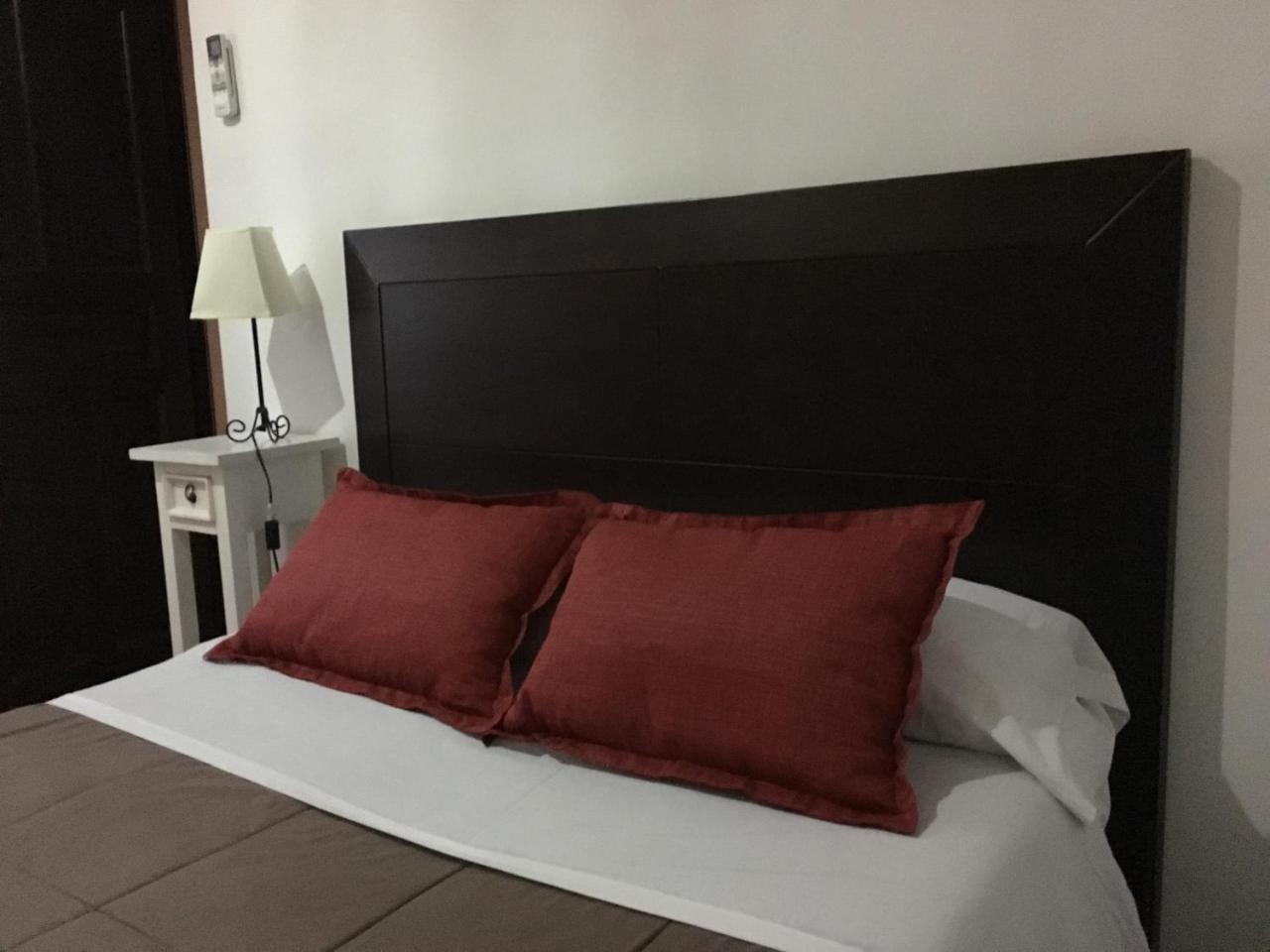 Apartamentos Victoria Bujalance Esterno foto