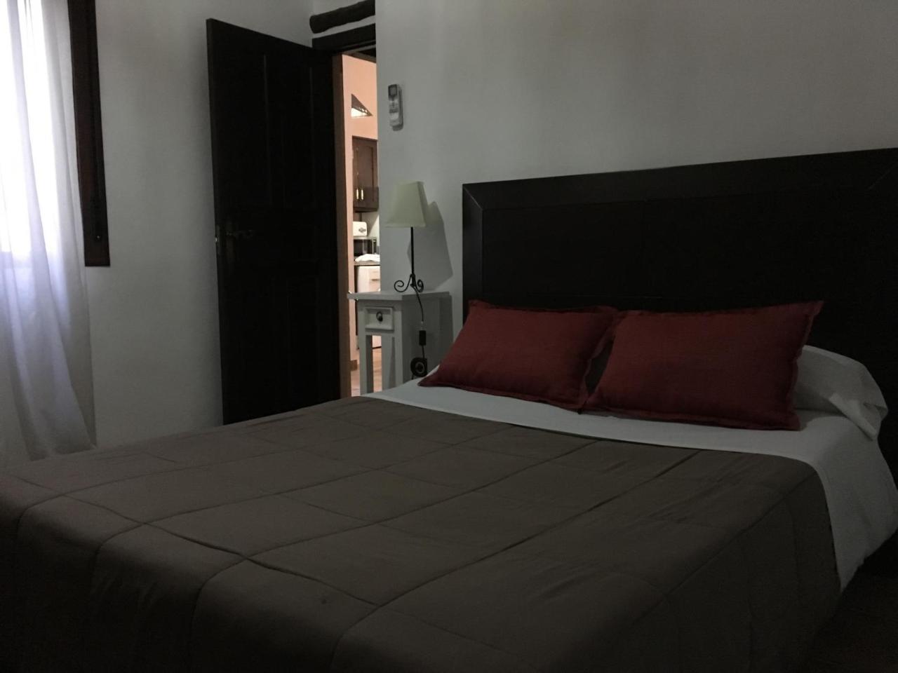 Apartamentos Victoria Bujalance Esterno foto